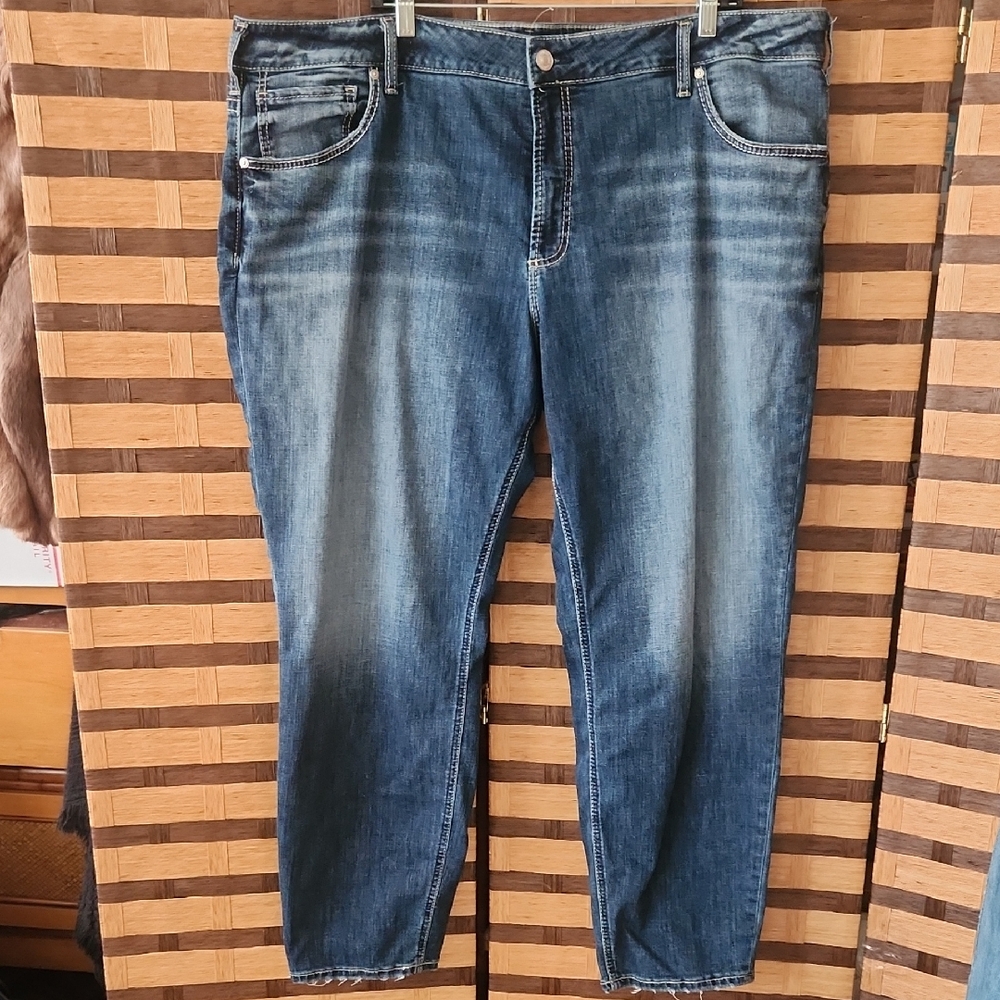 Silver Jeans - Picture 2 of 6